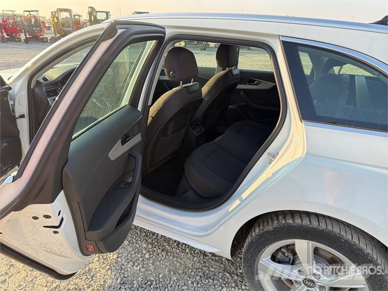 Audi A4 Automobily