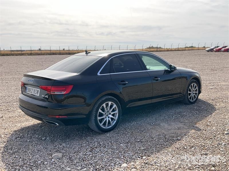 Audi A4 سيارات