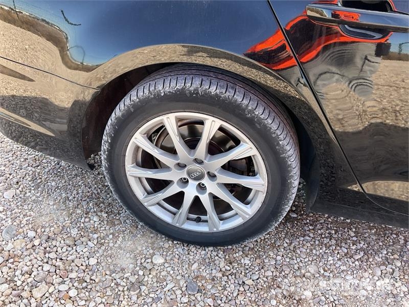 Audi A4 سيارات