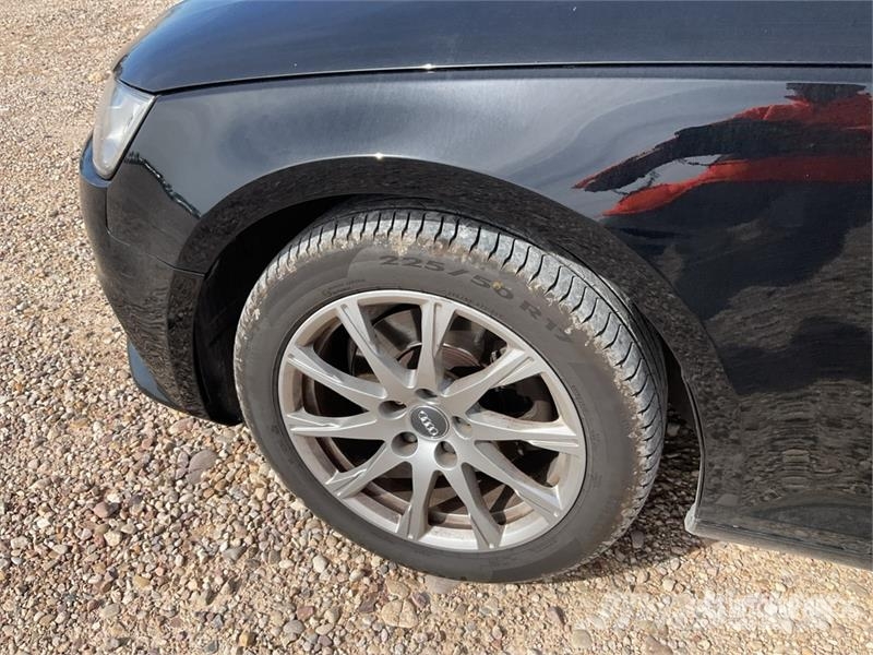 Audi A4 سيارات