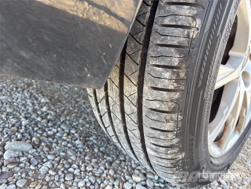 Audi A4 سيارات