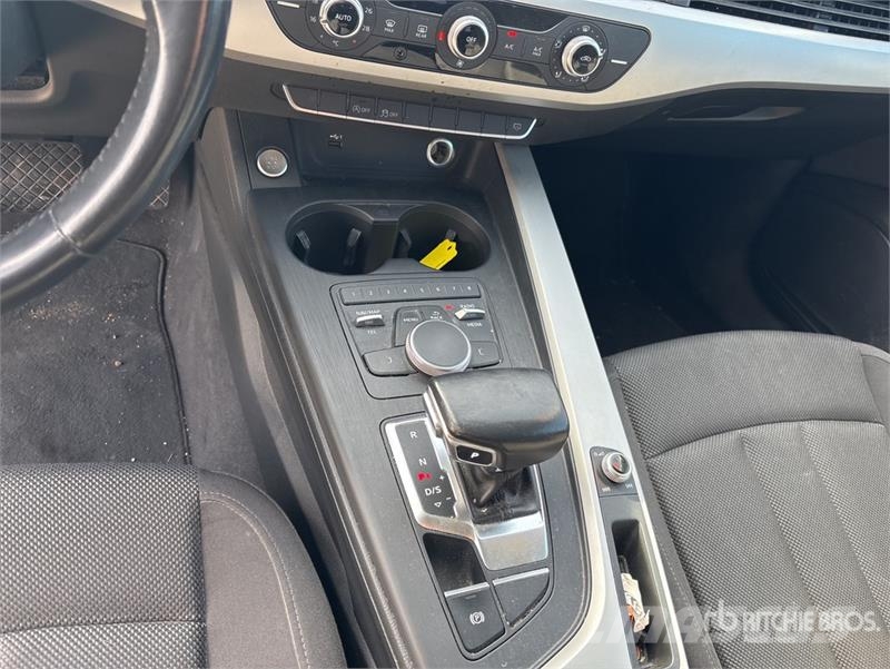 Audi A4 سيارات