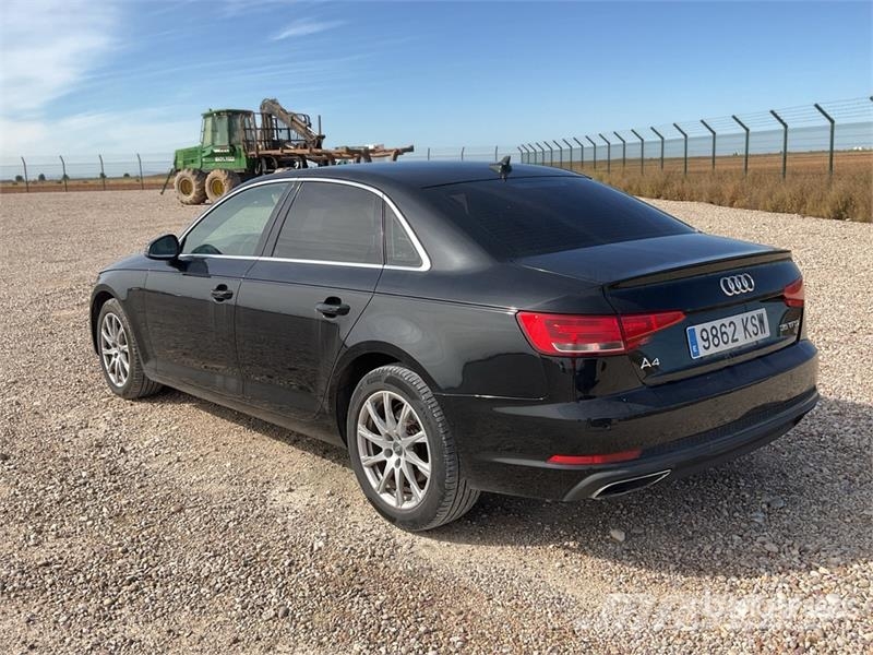 Audi A4 سيارات