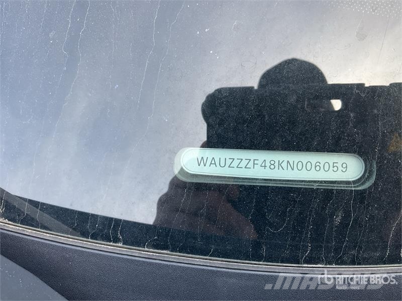 Audi A4 سيارات