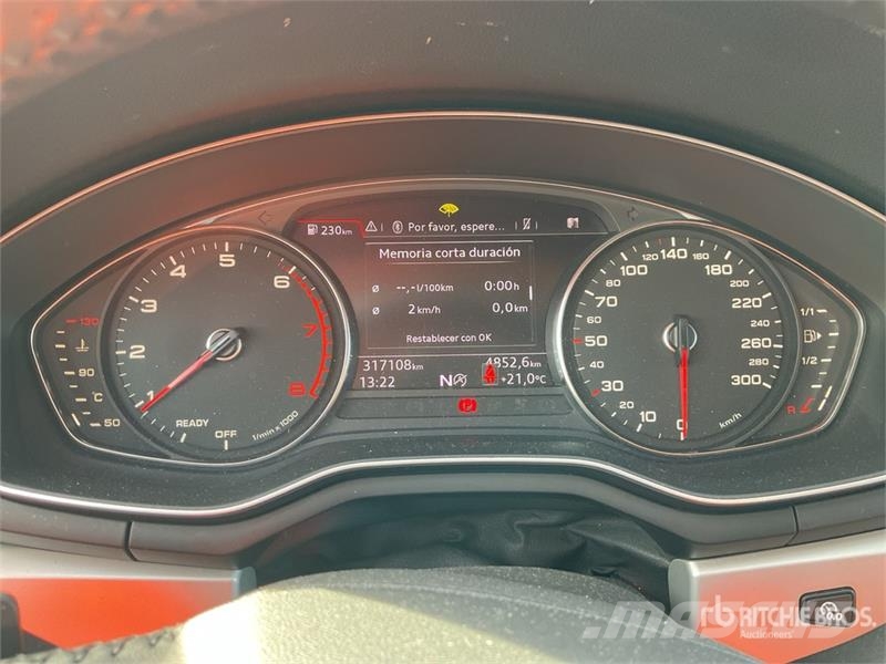 Audi A4 سيارات
