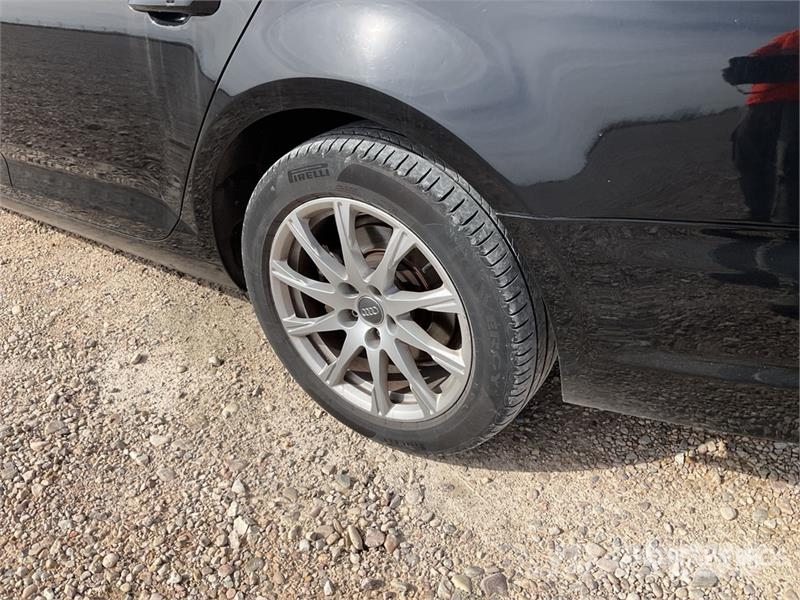 Audi A4 سيارات