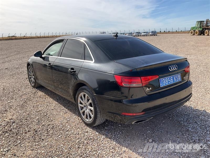 Audi A4 سيارات