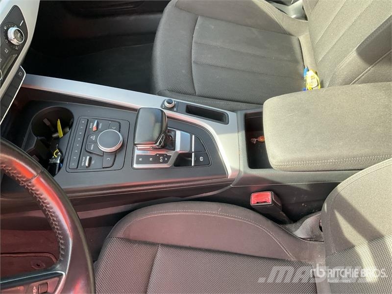 Audi A4 سيارات