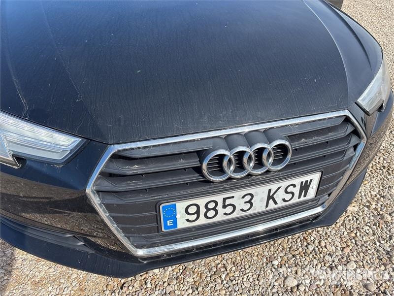 Audi A4 سيارات