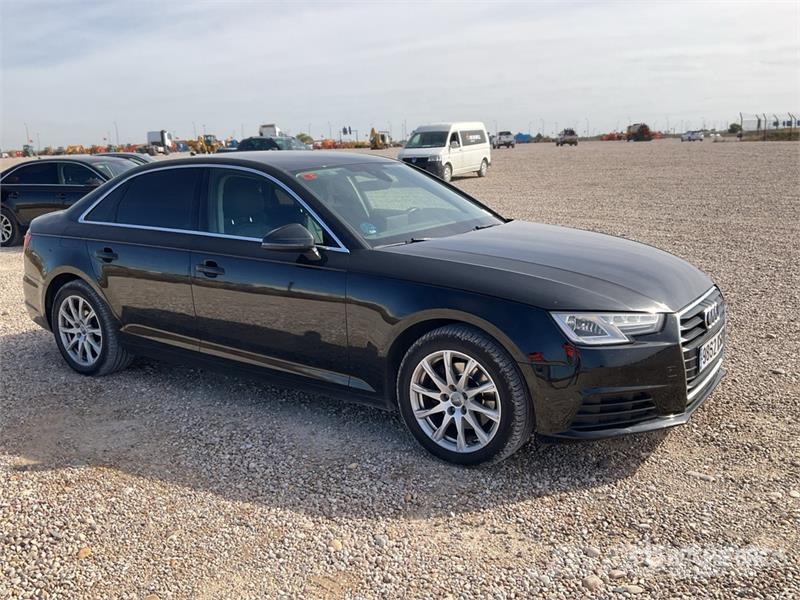 Audi A4 سيارات