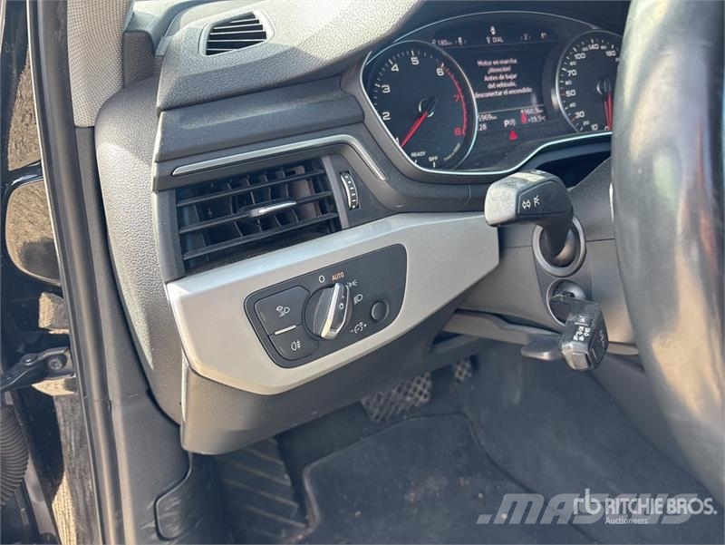 Audi A4 سيارات
