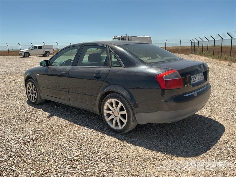 Audi A4 1.9TDI Automobile Carros