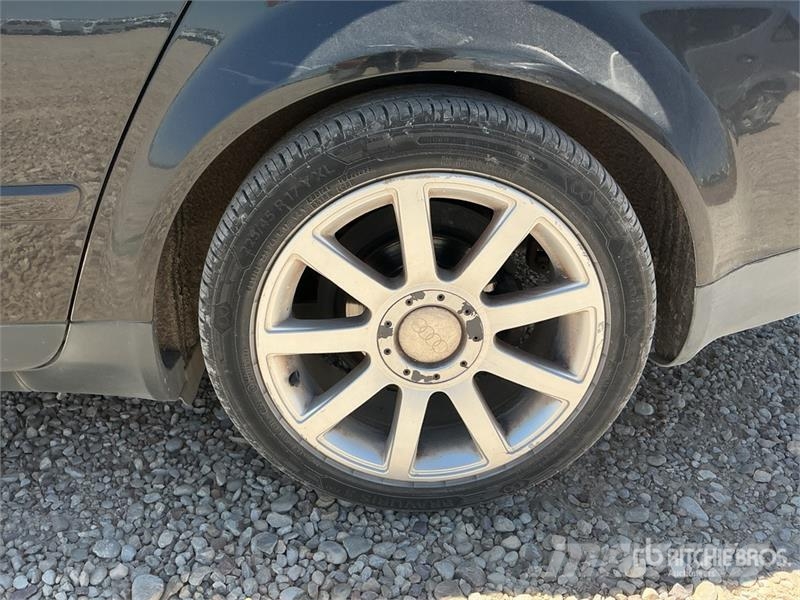Audi A4 1.9TDI Automobile Carros