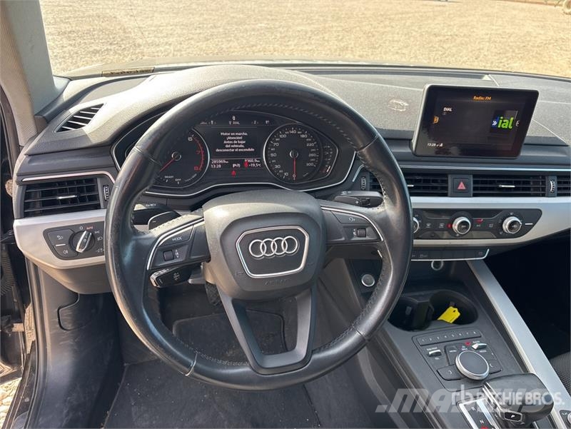 Audi A4 35TFSI Automobile Carros Ligeiros