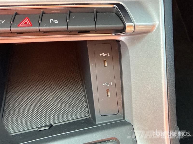Audi Q3 Plug-In Hybrid 45 TFSI E S TRONIC BUSINESS SUV Αυτοκίνητα