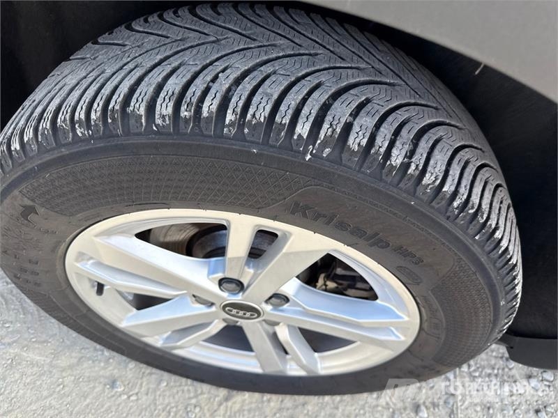 Audi Q3 Plug-In Hybrid 45 TFSI E S TRONIC BUSINESS SUV Αυτοκίνητα