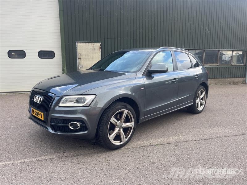 Audi Q5 S-Line AWD SUV Avtomobili
