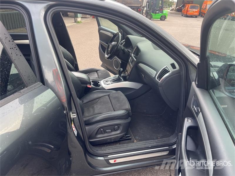 Audi Q5 S-Line AWD SUV Avtomobili