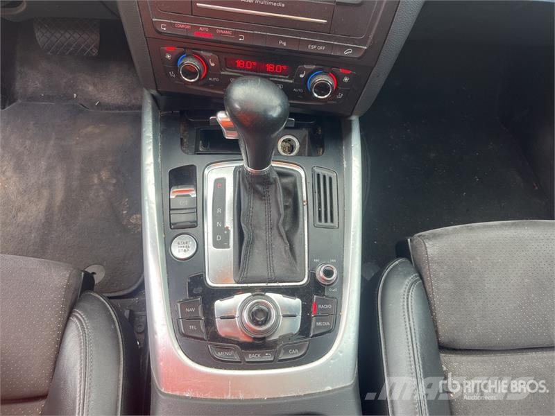 Audi Q5 S-Line AWD SUV Avtomobili