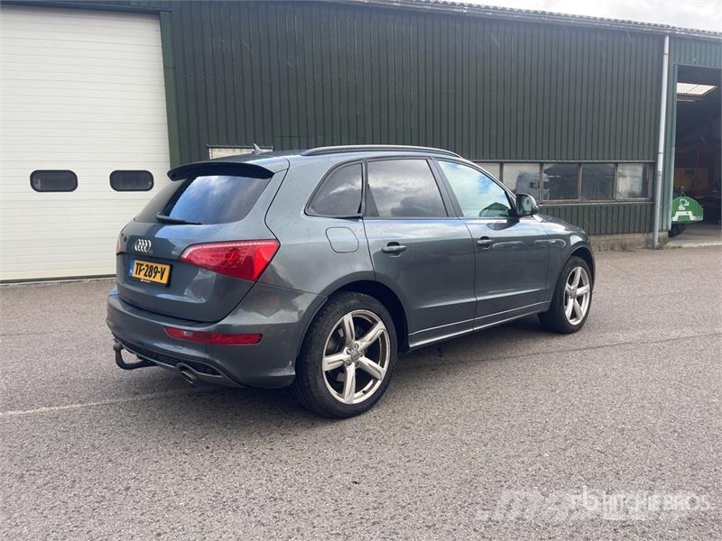 Audi Q5 S-Line AWD SUV Avtomobili