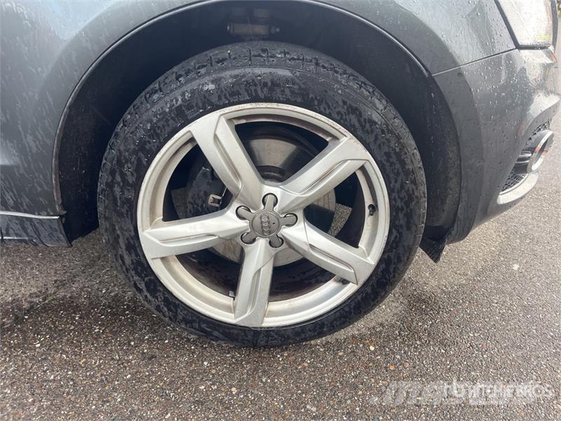 Audi Q5 S-Line AWD SUV Avtomobili