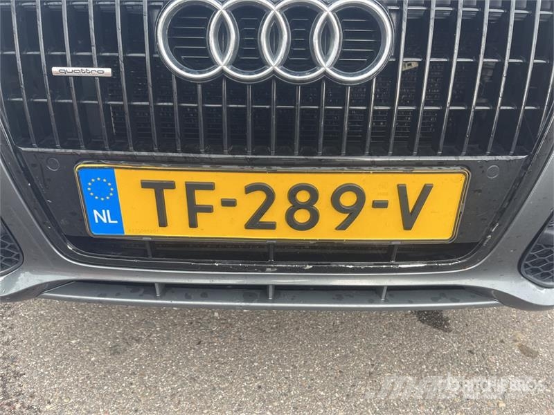 Audi Q5 S-Line AWD SUV Avtomobili