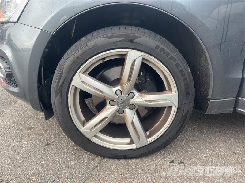 Audi Q5 S-Line AWD SUV Avtomobili