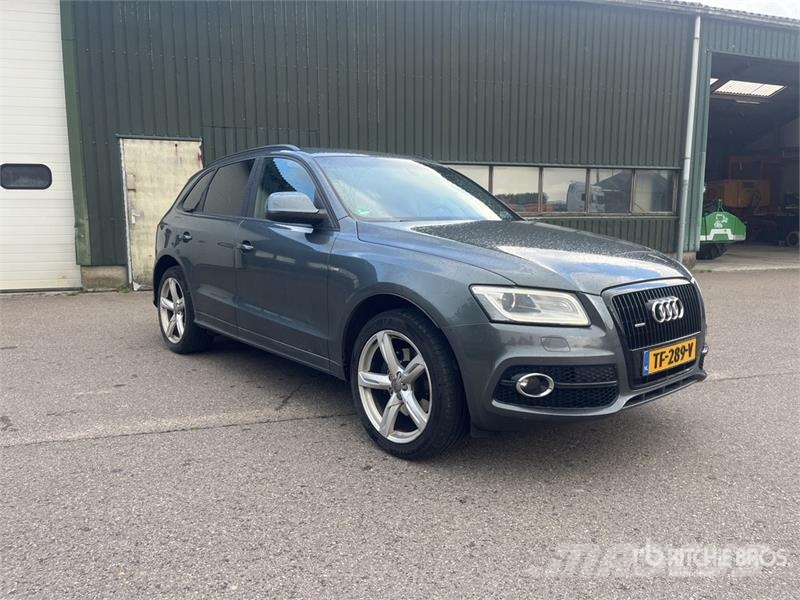 Audi Q5 S-Line AWD SUV Avtomobili