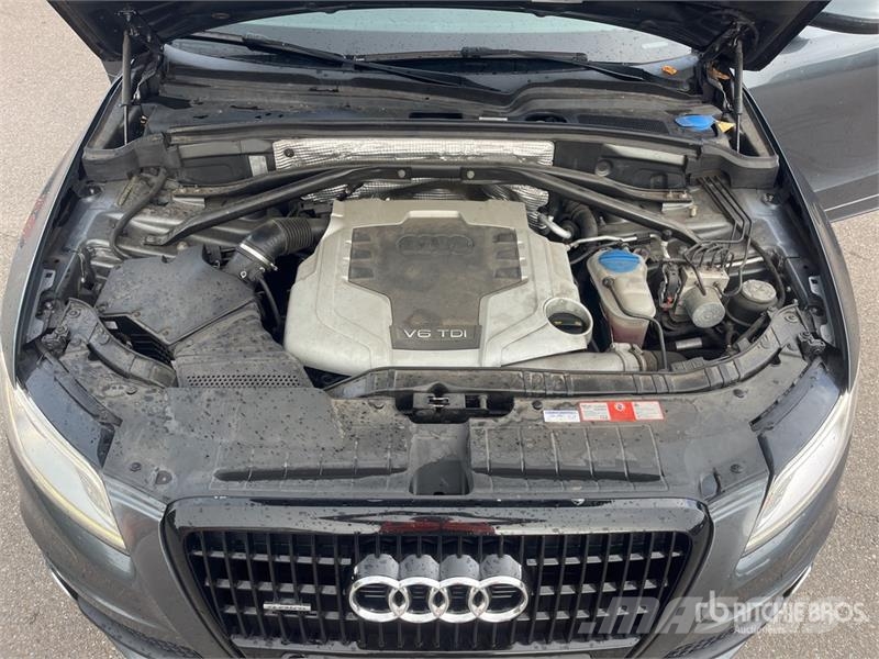 Audi Q5 S-Line AWD SUV Avtomobili