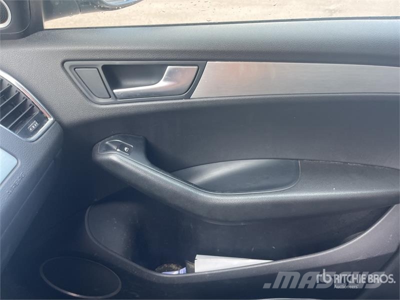 Audi Q5 S-Line AWD SUV Avtomobili