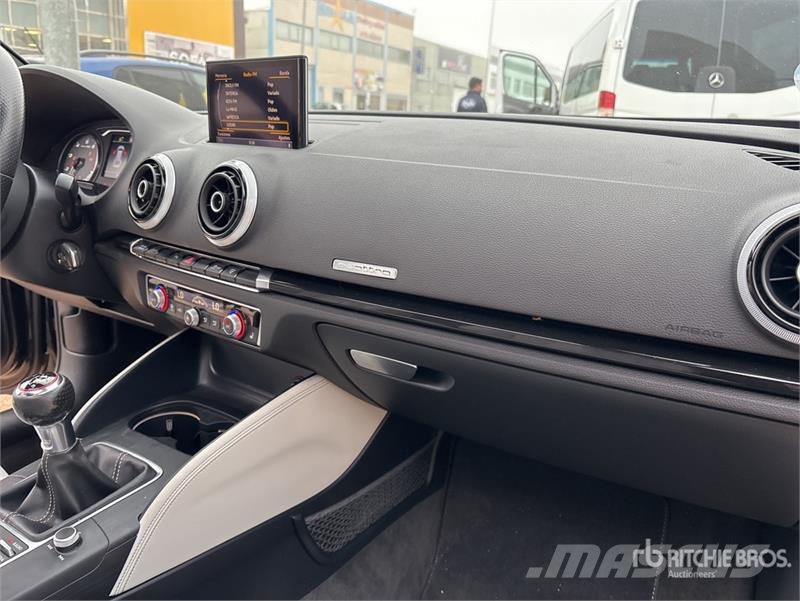 Audi S3 Automobile Автомобілі