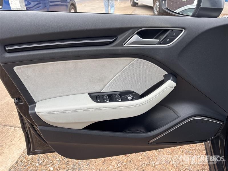 Audi S3 Automobile Автомобілі