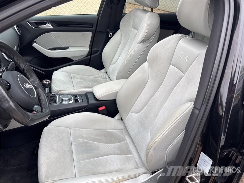 Audi S3 Automobile Автомобілі
