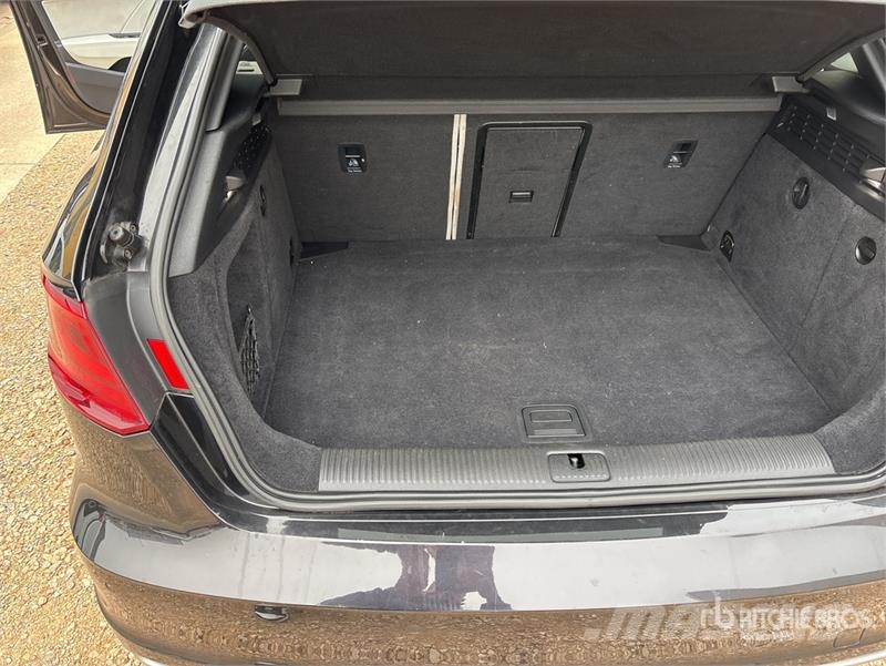 Audi S3 Automobile Автомобілі