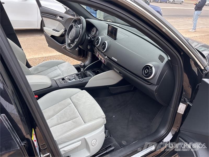 Audi S3 Automobile Автомобілі