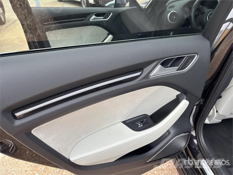 Audi S3 Automobile Автомобілі