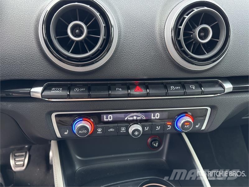 Audi S3 Automobile Автомобілі