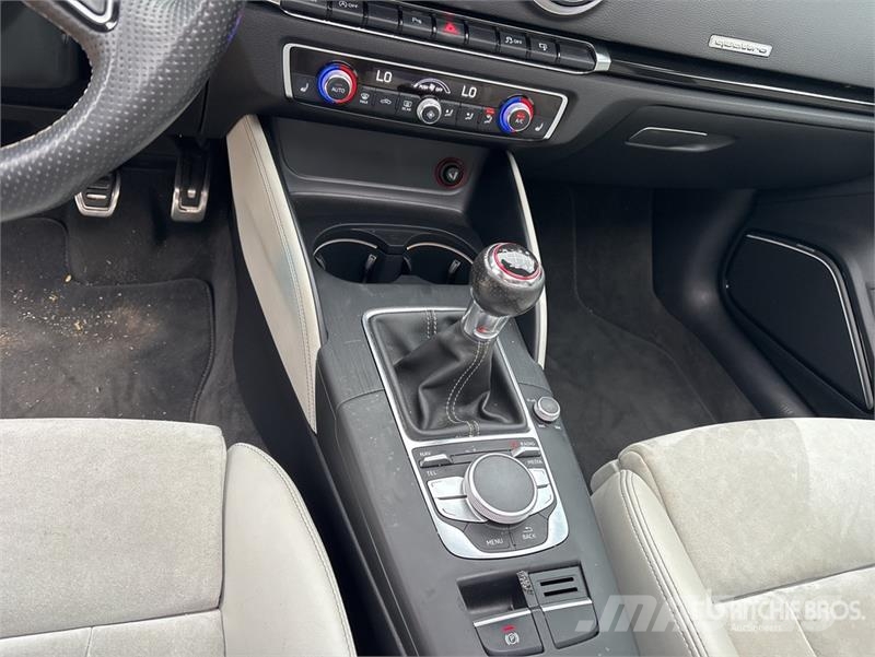 Audi S3 Automobile Автомобілі