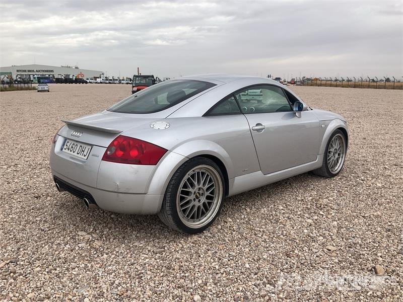 Audi TT Coupe AWD Gasoline Automobile Automobili