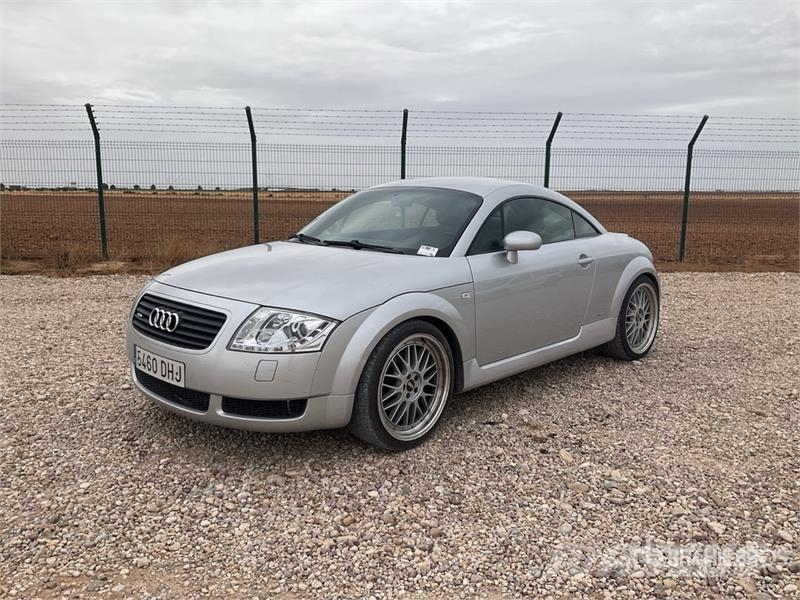 Audi TT Coupe AWD Gasoline Automobile Automobili