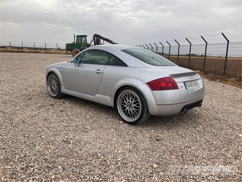 Audi TT Coupe AWD Gasoline Automobile Automobili
