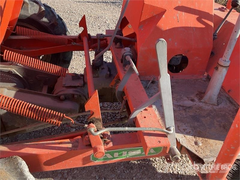 Ausa 150D Dumper Странични самосвали