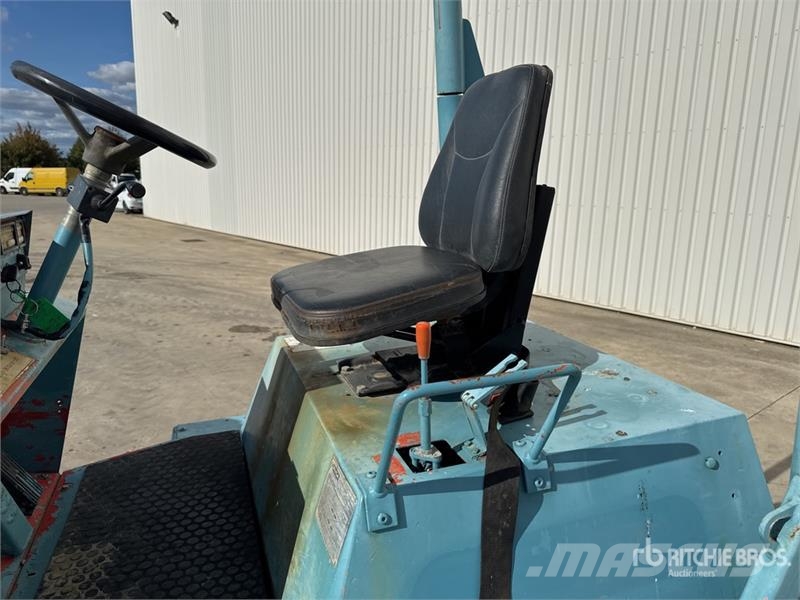 Ausa 350 AHG Dumpers de site