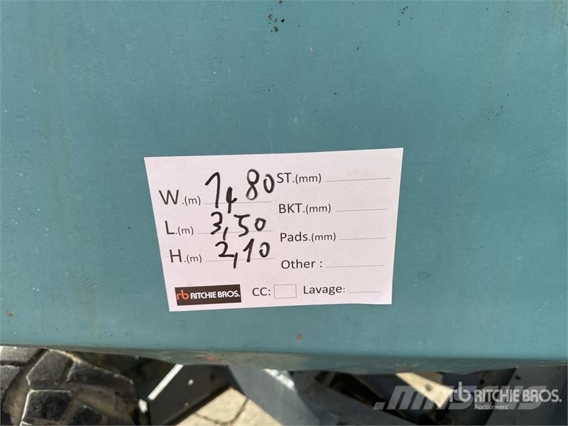 Ausa 350 AHG Dumpers de site