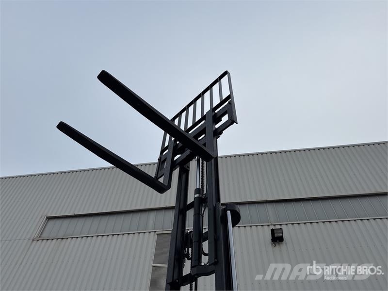 Ausa C251HX4 2500 kg 4x4 Rough Terrain Forklift (Unused شاحنات الطرق الوعرة