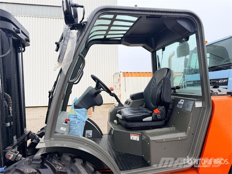 Ausa C251HX4 2500 kg 4x4 Rough Terrain Forklift (Unused Камиони за херавни местности