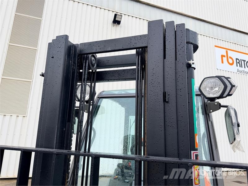Ausa C251HX4 2500 kg 4x4 Rough Terrain Forklift (Unused شاحنات الطرق الوعرة