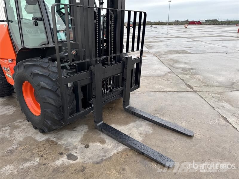 Ausa C501HX4 5000 kg 4x4 Rough Terrain Forklift (Unused شاحنات الطرق الوعرة