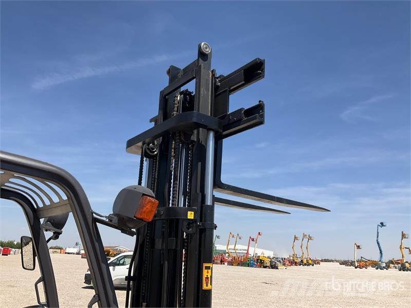 Ausa CH200 4x4 Rough Terrain Forklift شاحنات الطرق الوعرة