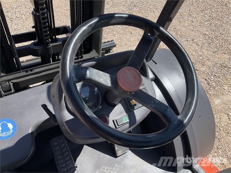 Ausa CH200 4x4 Rough Terrain Forklift شاحنات الطرق الوعرة